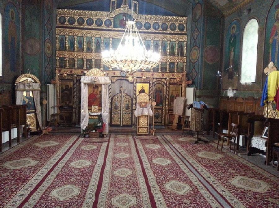Interiorul bisericii 2014